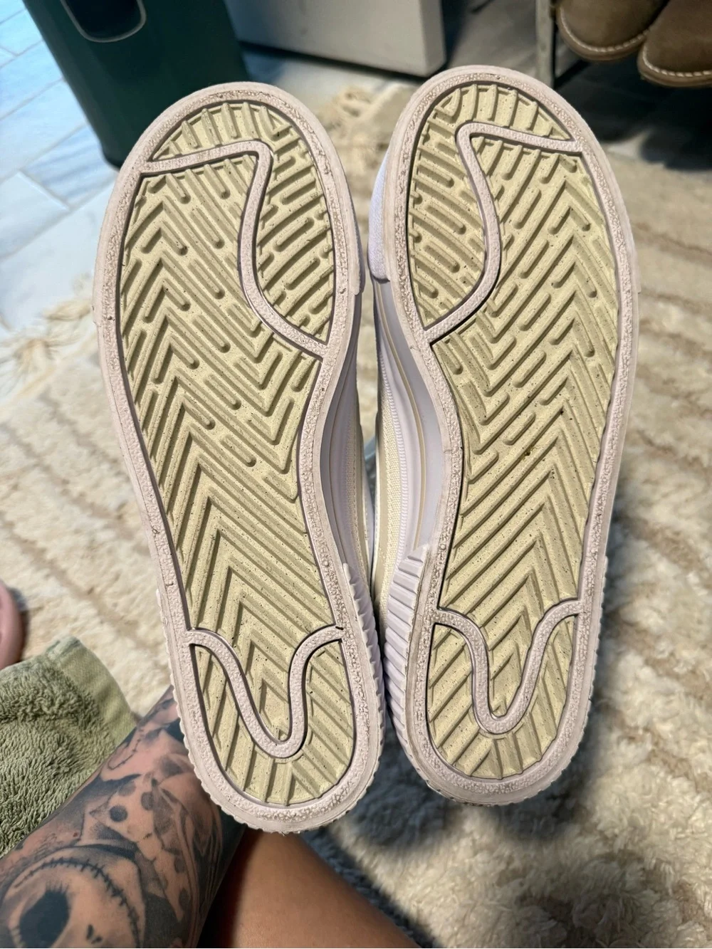 Nike stylish low